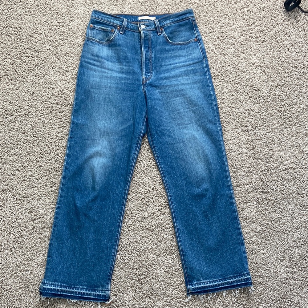Levi’s Size 30 Ribcage Straight button fly released hem jeans